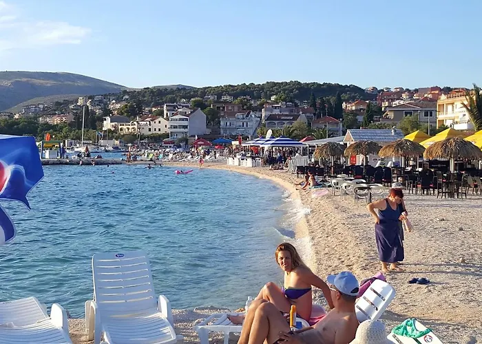 Family Friendly With A Swimming Pool Okrug Gornji, Ciovo - 12377 Διαμέρισμα *