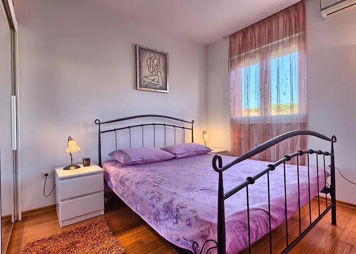 Family Friendly With A Swimming Pool Okrug Gornji, Ciovo - 12377