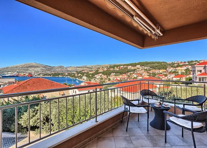 Διαμέρισμα Family Friendly With A Swimming Pool Okrug Gornji, Ciovo - 12377 *